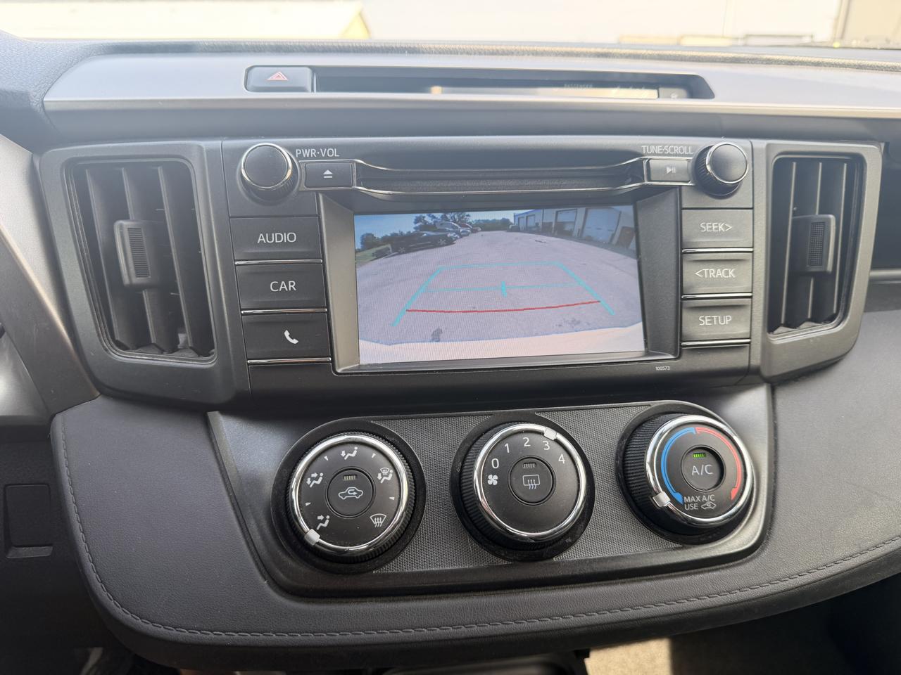 Toyota RAV4 LE AWD 2018