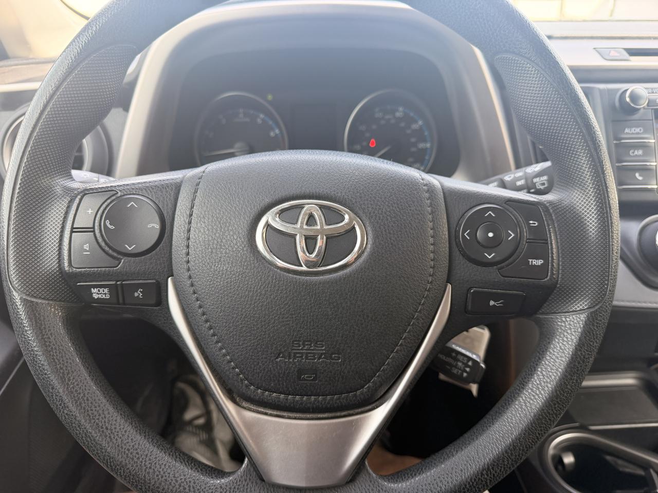 Toyota RAV4 LE AWD 2018