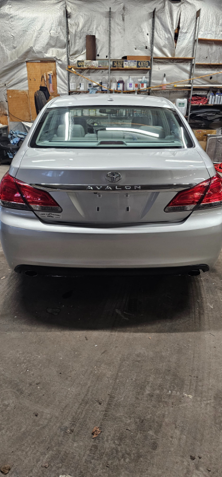 Toyota Avalon Base 2011