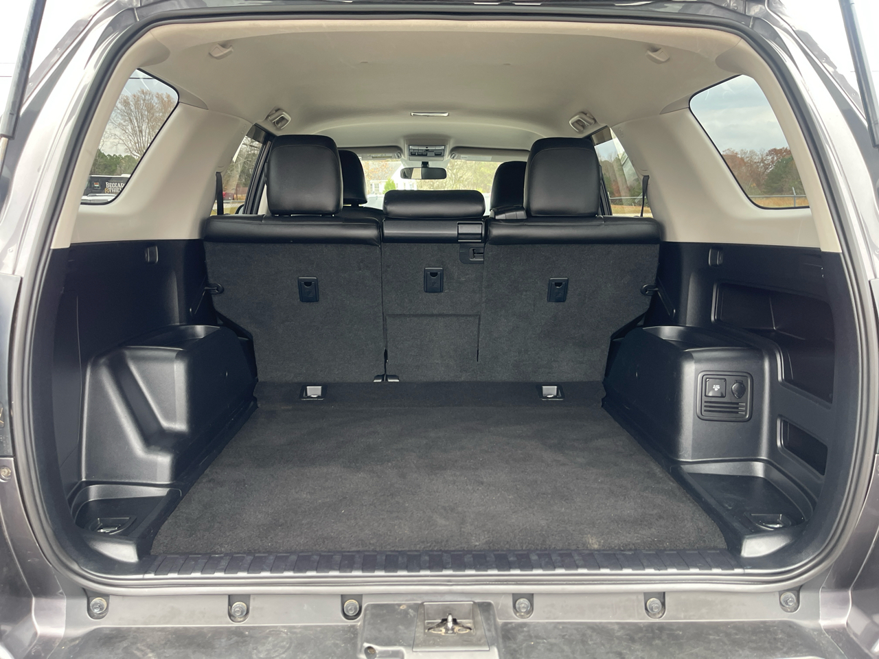 2011 Toyota 4Runner SR5 photo 2