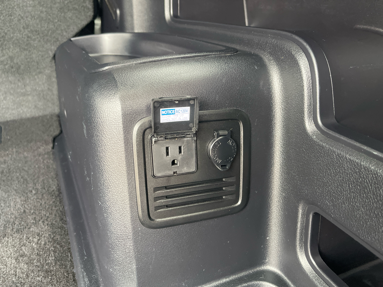 2011 Toyota 4Runner SR5 photo 3