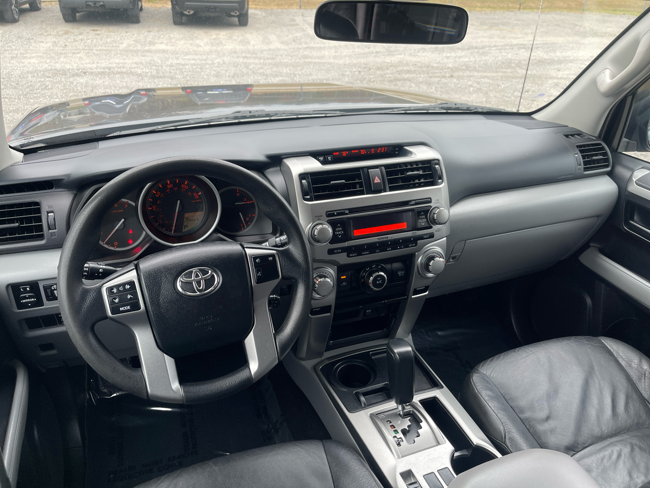 2011 Toyota 4Runner SR5 photo 4