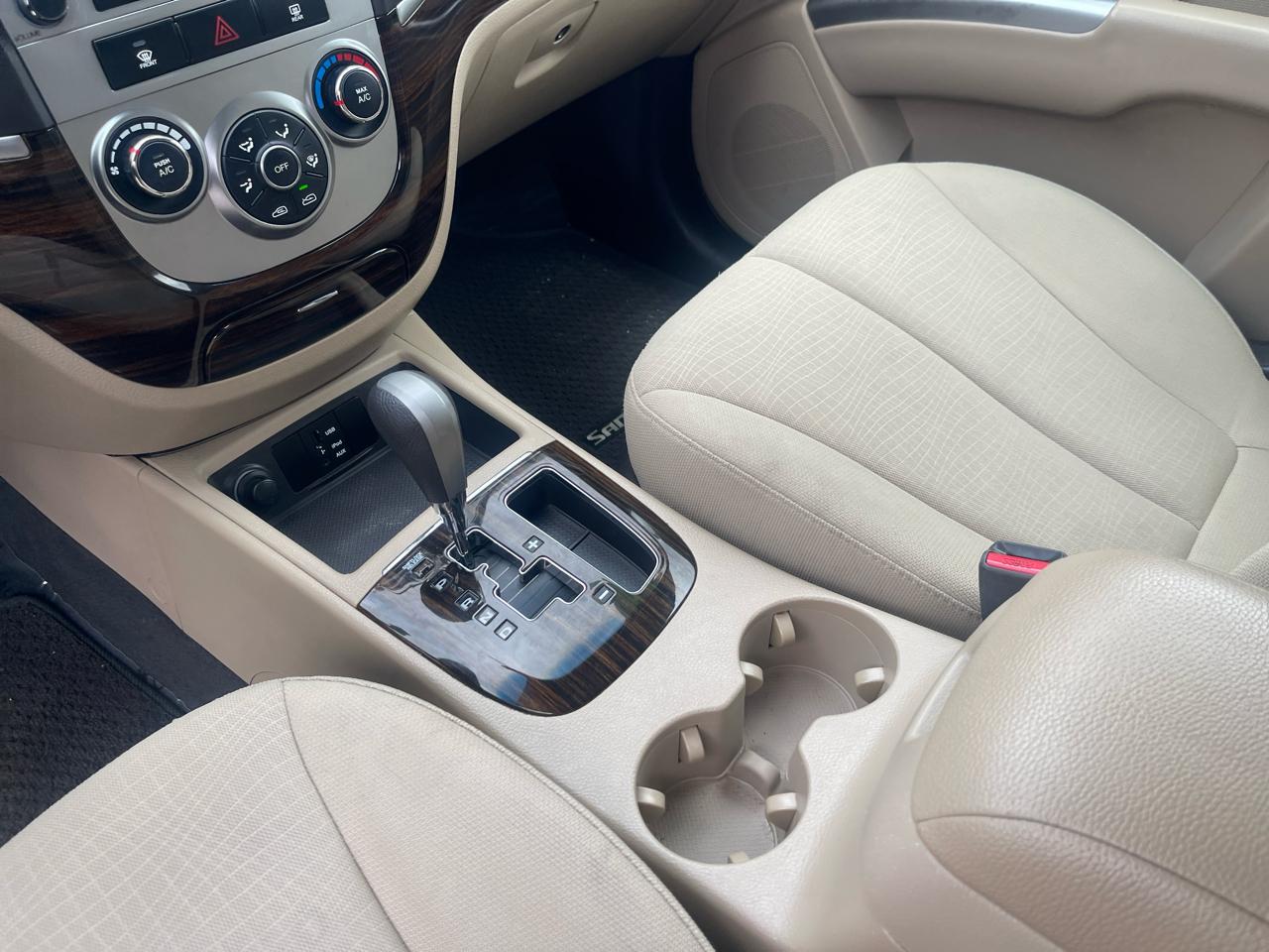 Hyundai Santa Fe  2012