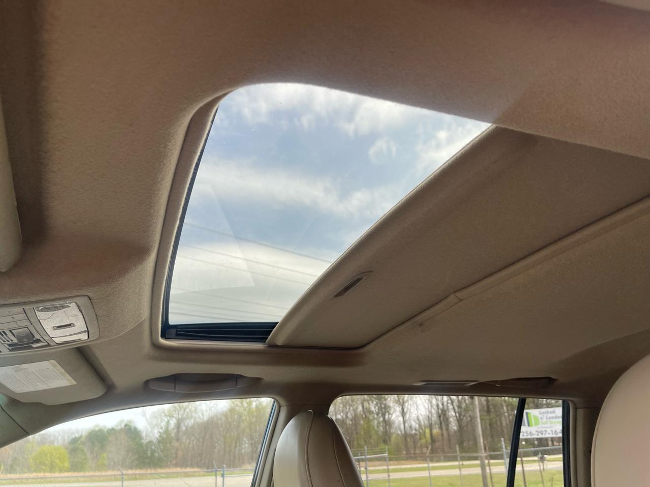 Toyota Highlander Base 2011