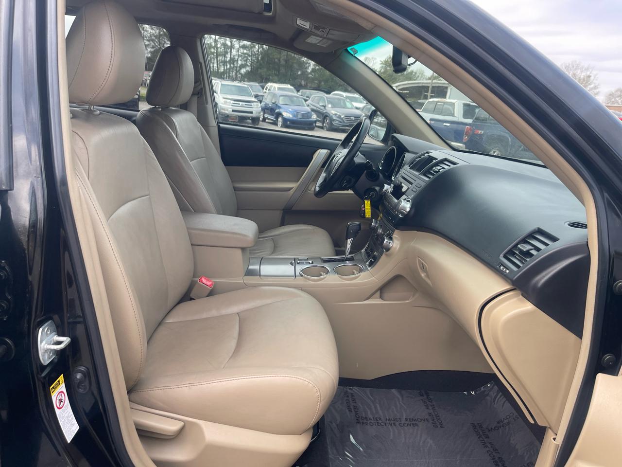 Toyota Highlander Base 2011