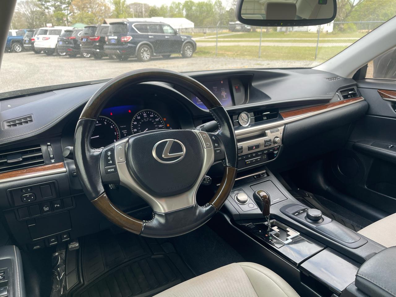 Lexus ES 350  2015