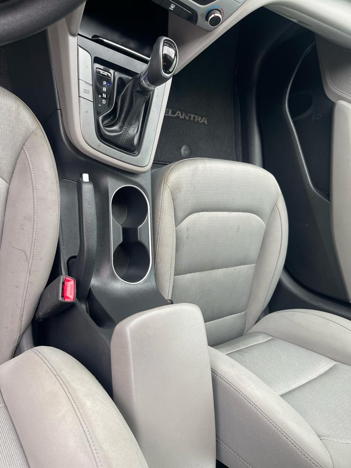 Hyundai Elantra  2017