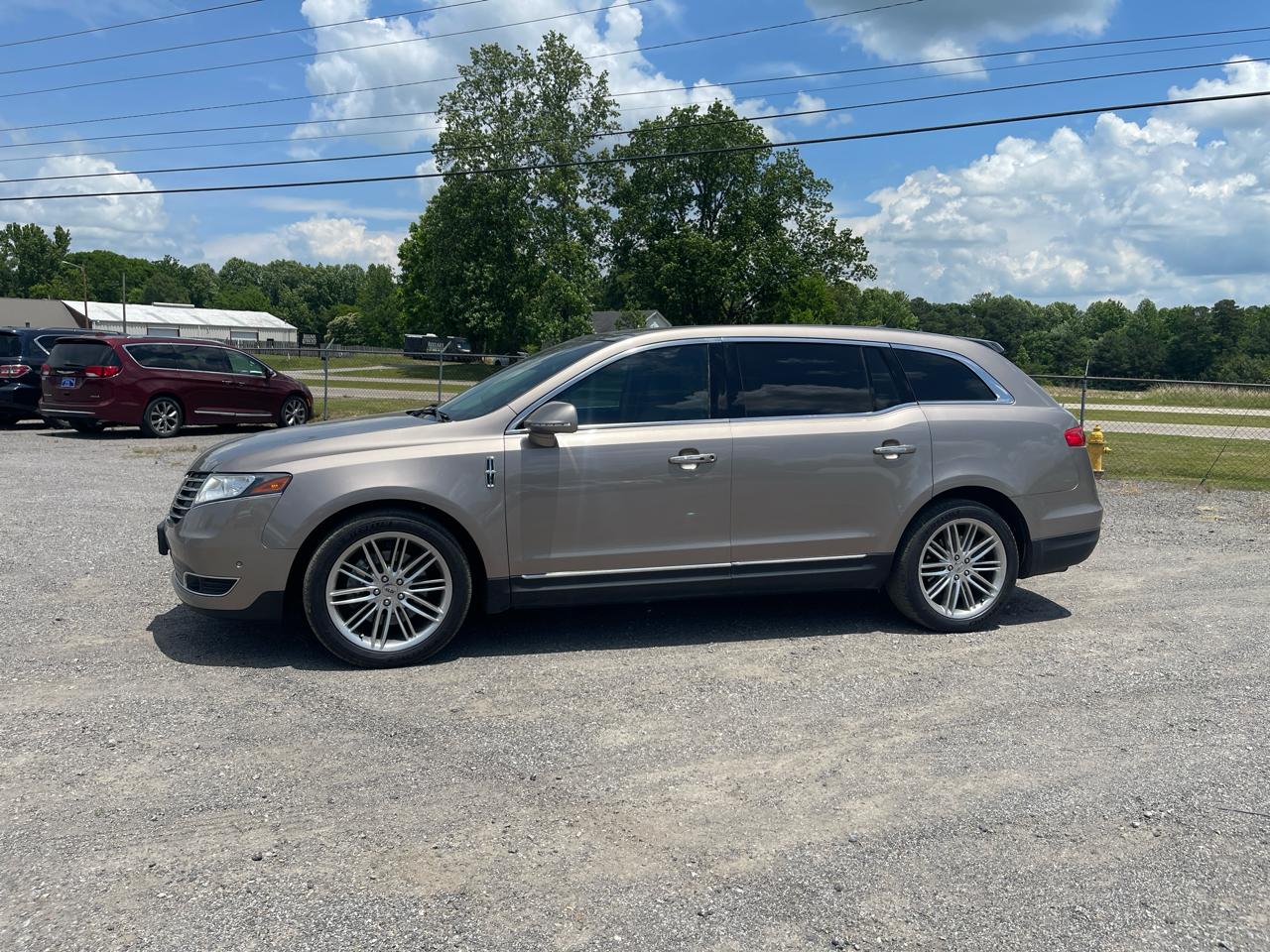 Lincoln MKT  2019