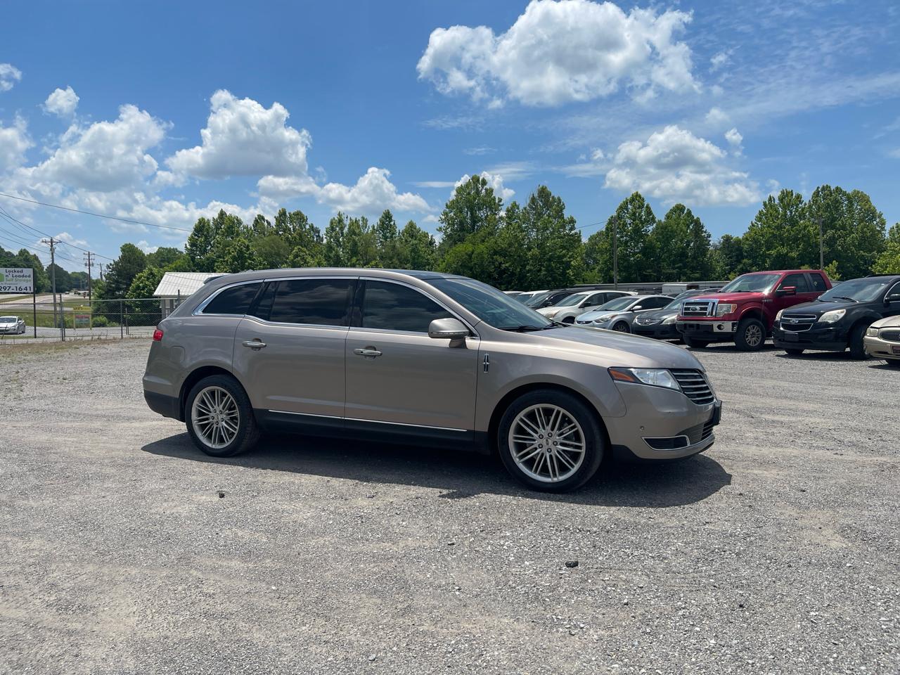 Lincoln MKT  2019