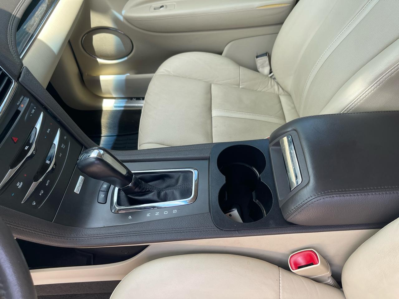 Lincoln MKT  2019