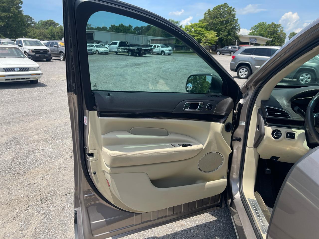 Lincoln MKT  2019