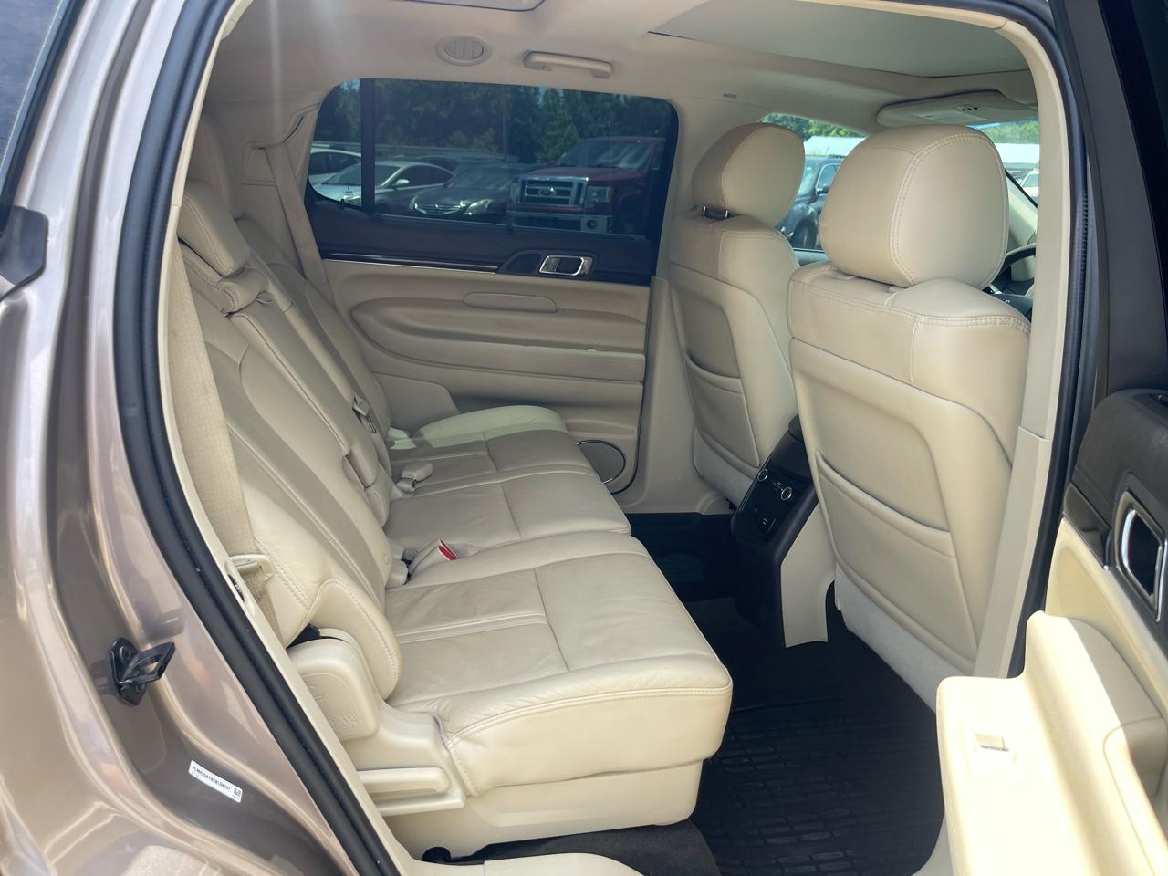 Lincoln MKT  2019