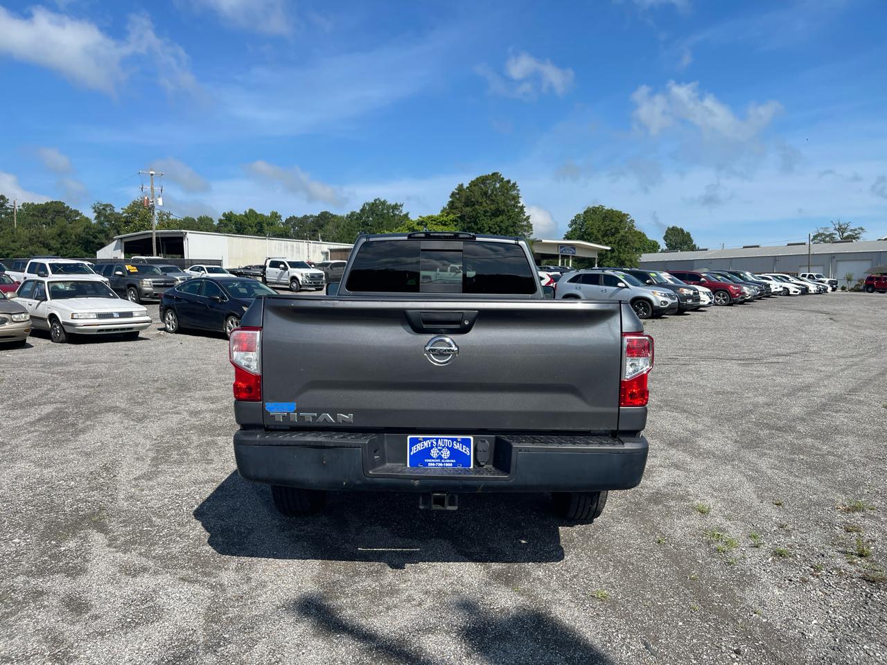 Nissan Titan  2017