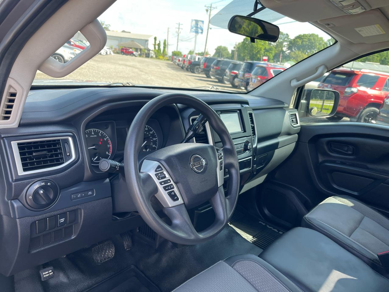 Nissan Titan  2017