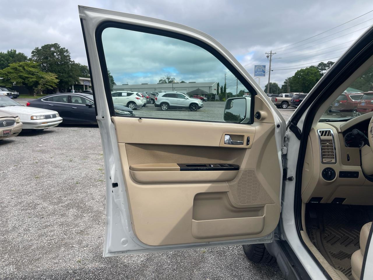 Ford Escape  2010