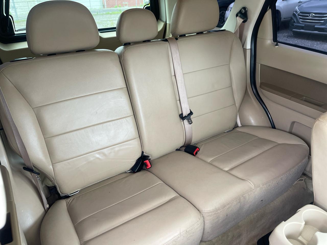 Ford Escape  2010