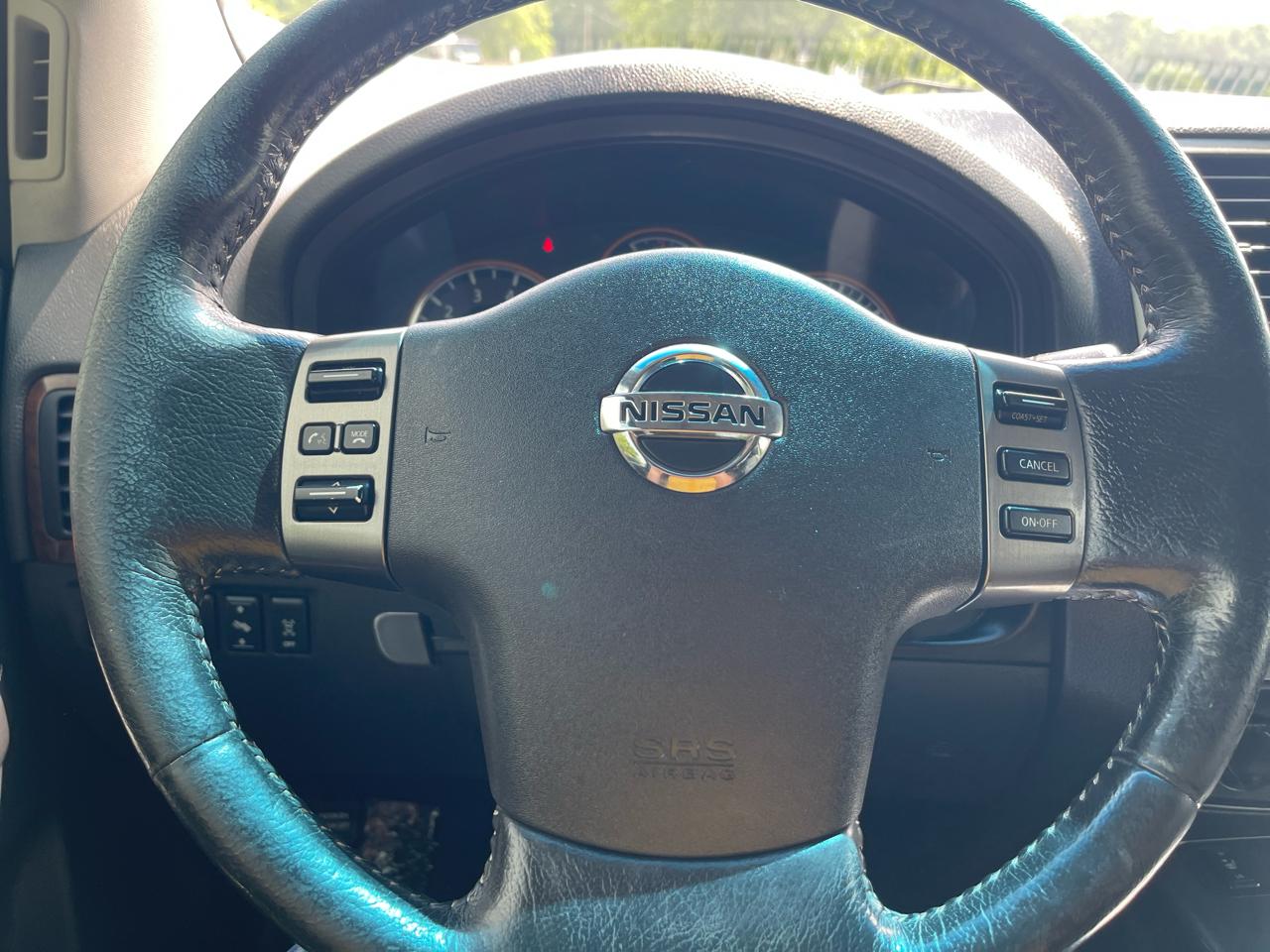 Nissan Armada  2010