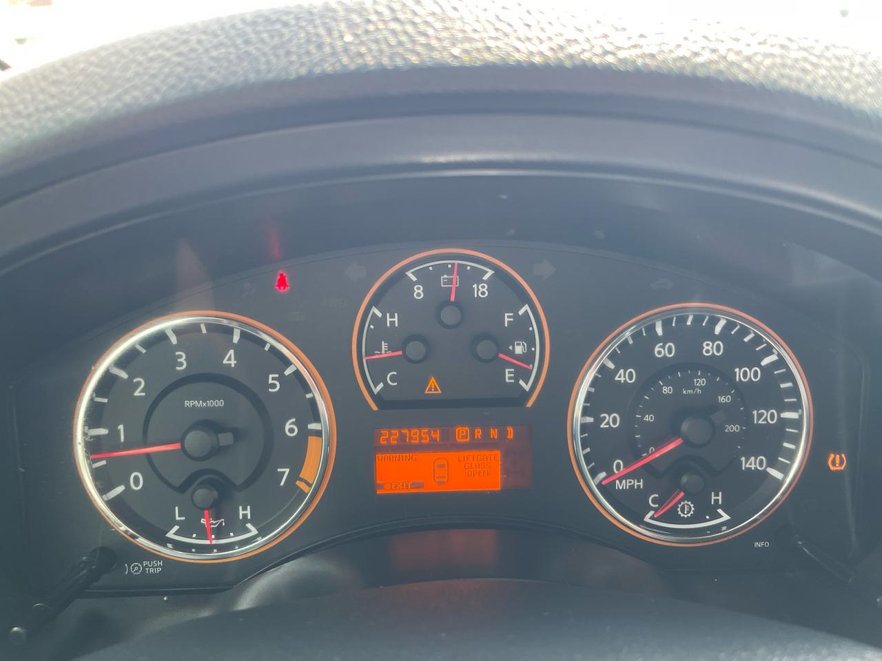 Nissan Armada  2010