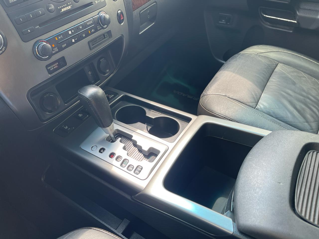 Nissan Armada  2010