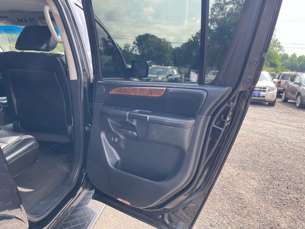 Nissan Armada  2010