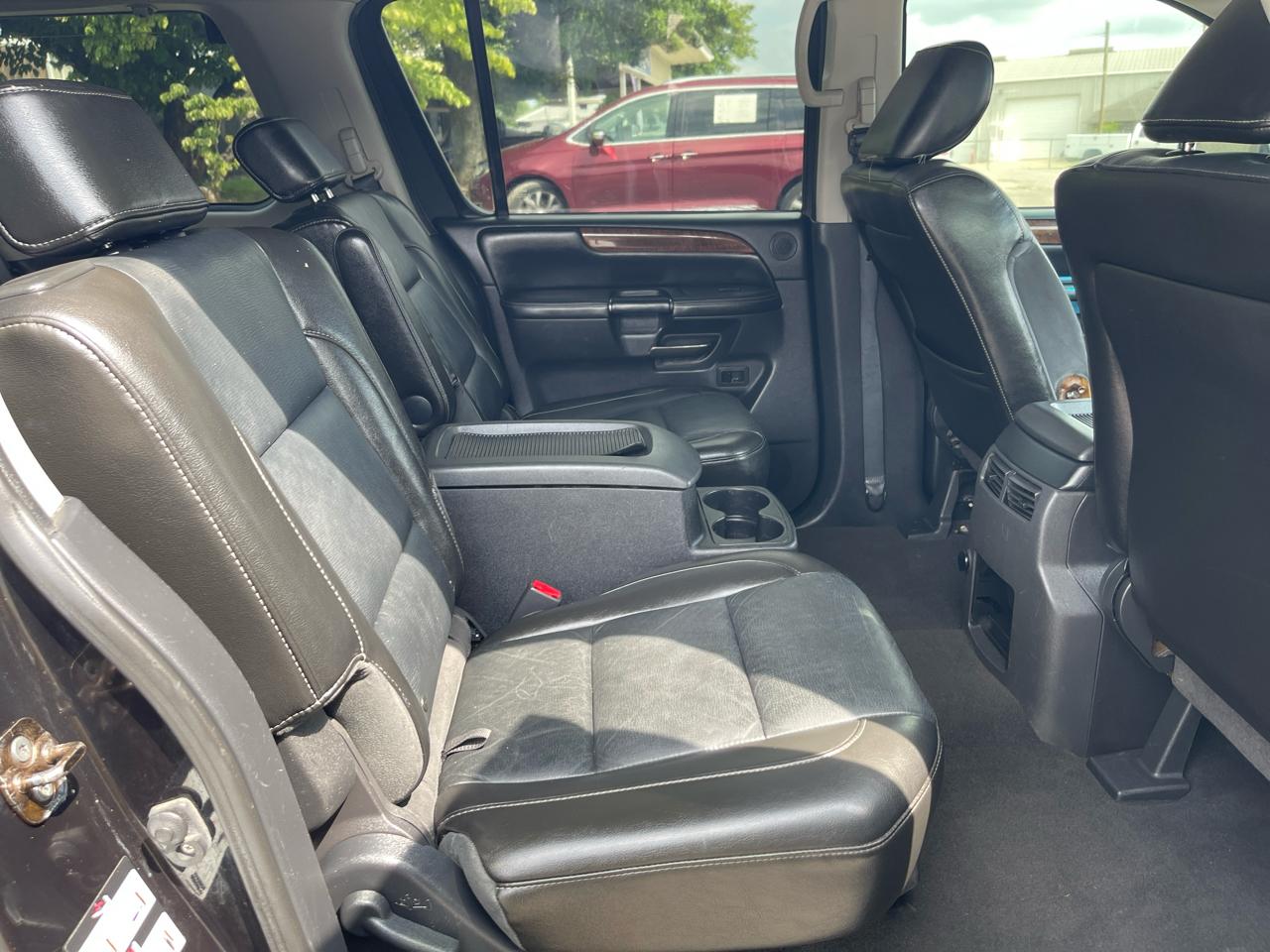 Nissan Armada  2010
