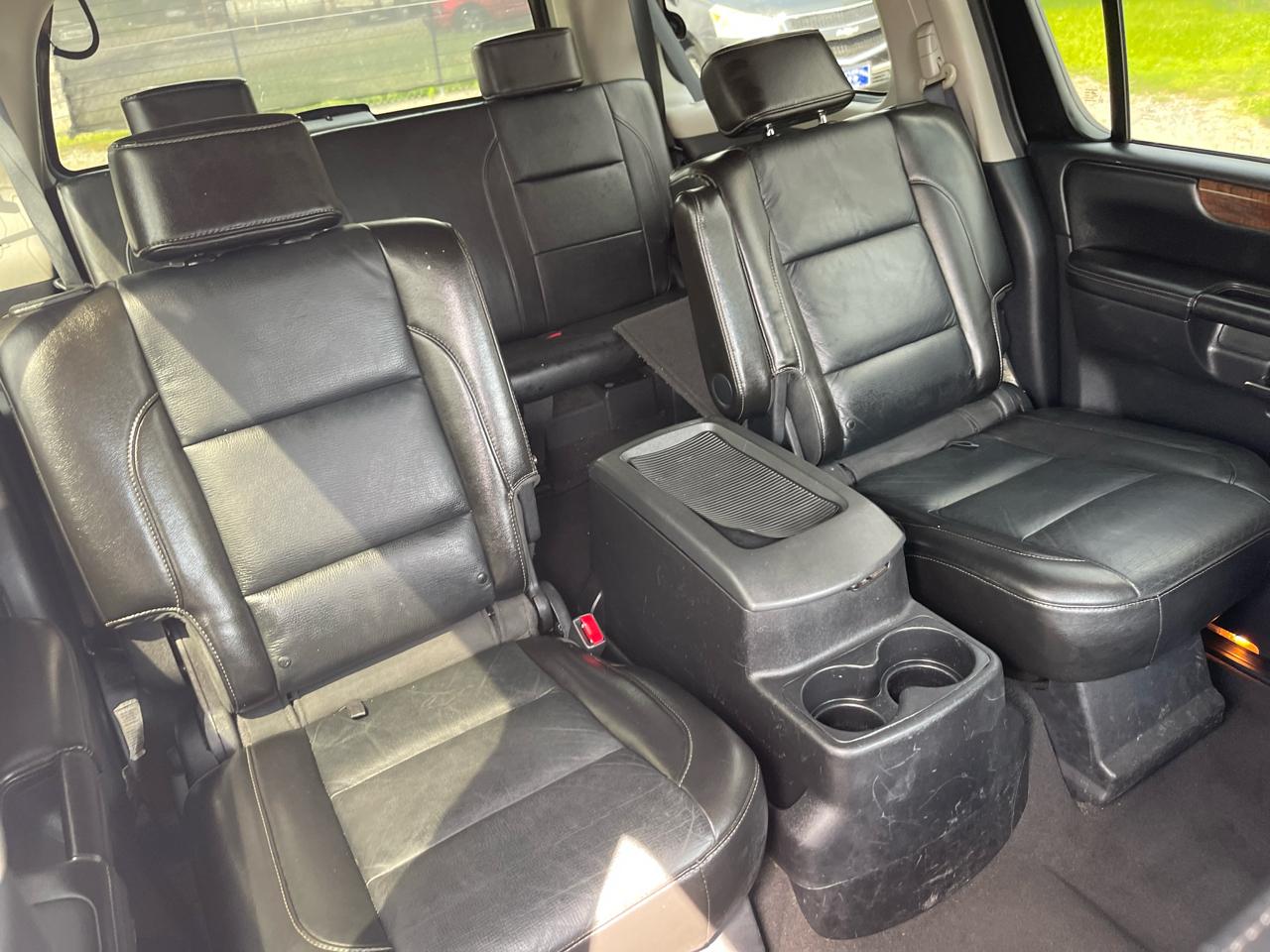 Nissan Armada  2010