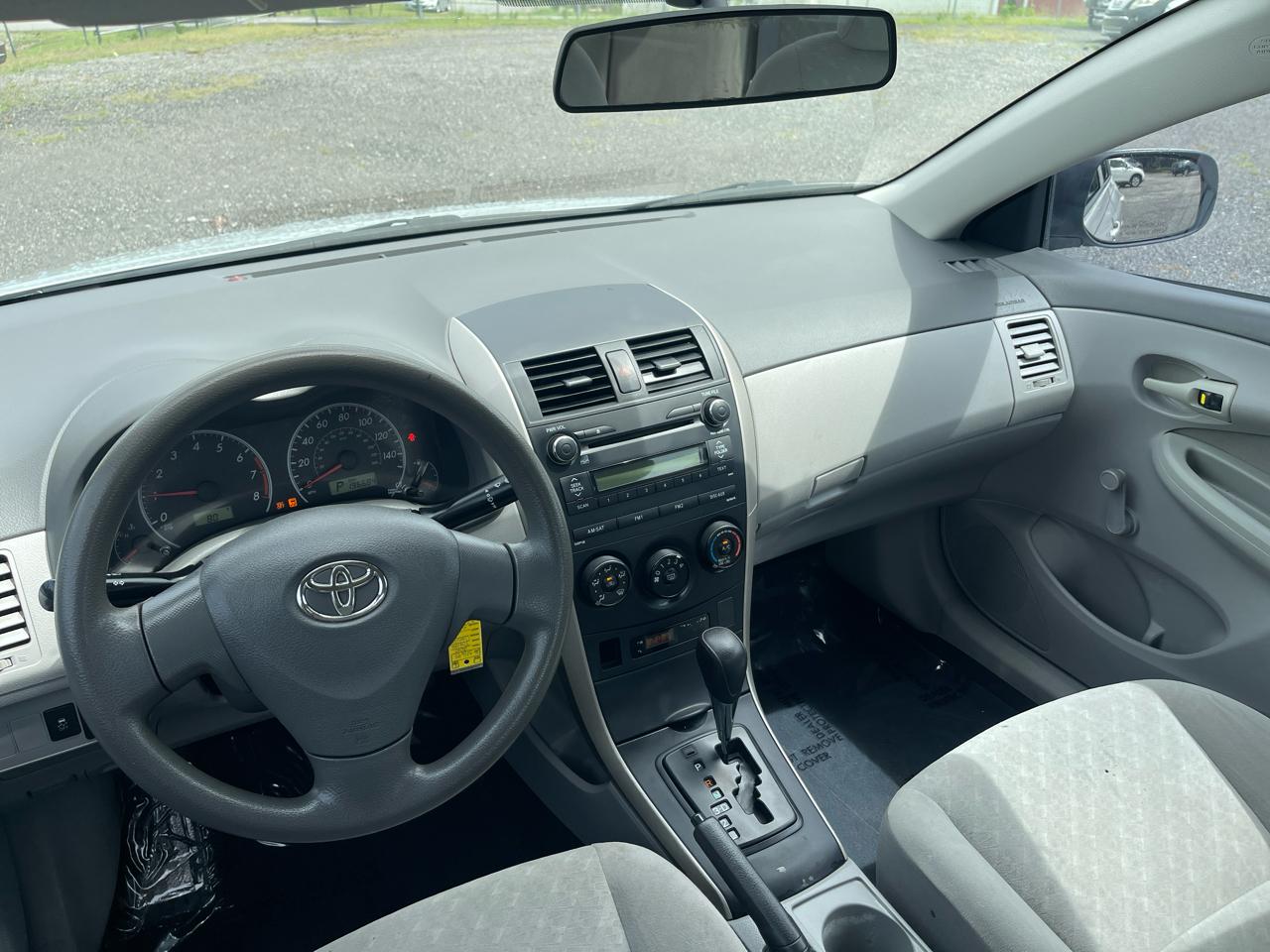 Toyota Corolla  2010