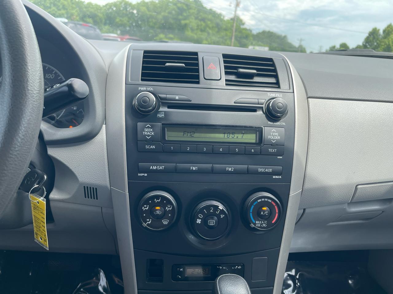 Toyota Corolla  2010