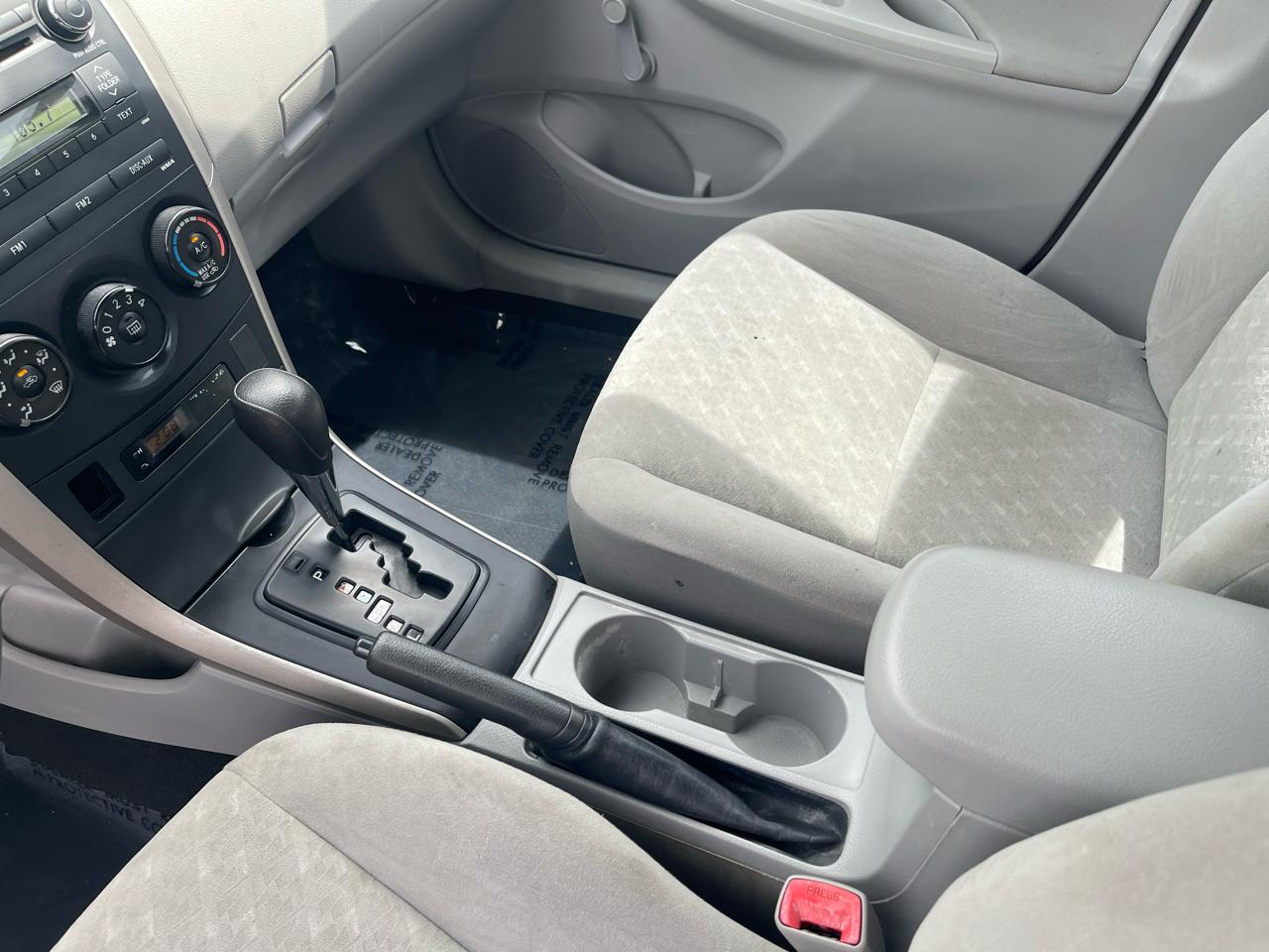 Toyota Corolla  2010