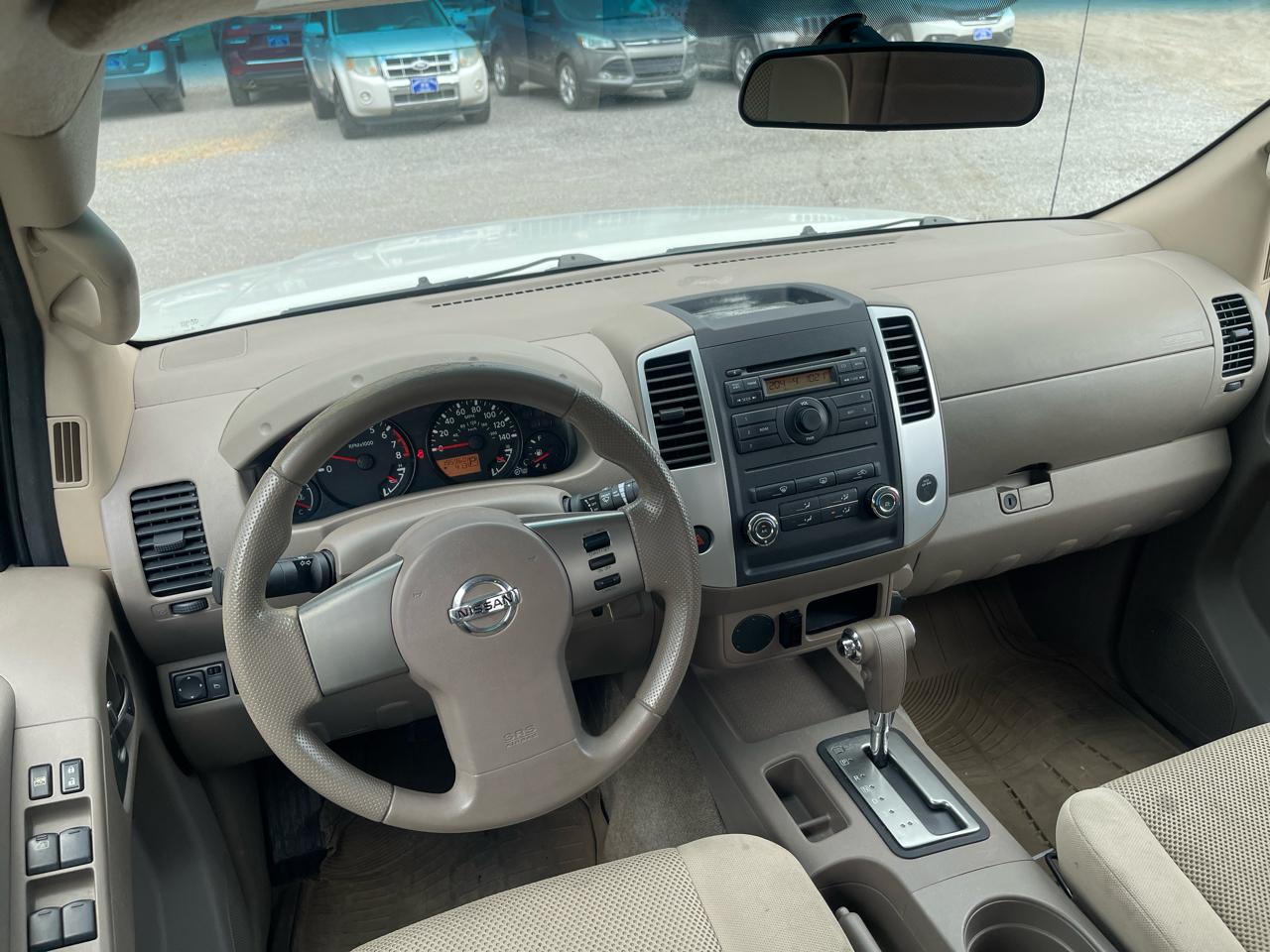 Nissan Frontier  2012