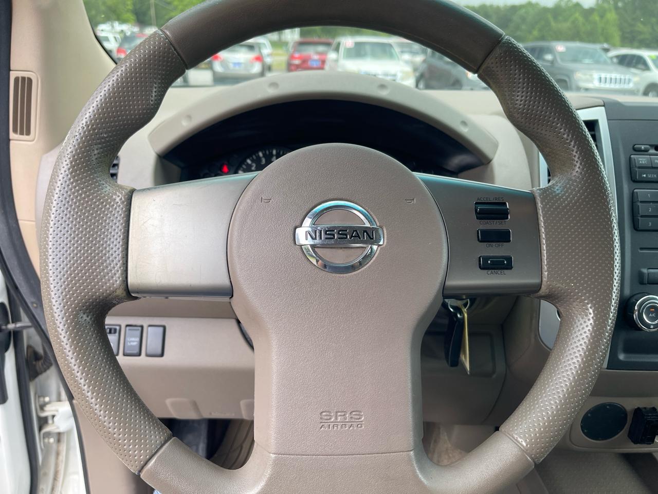 Nissan Frontier  2012