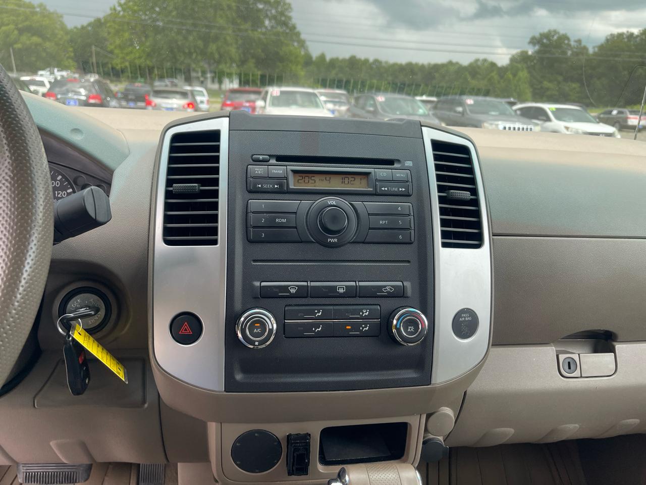 Nissan Frontier  2012