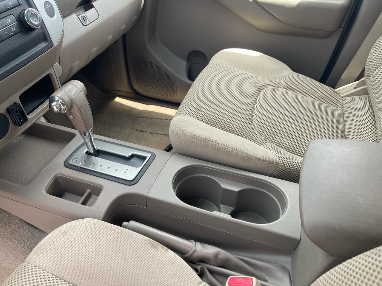 Nissan Frontier  2012