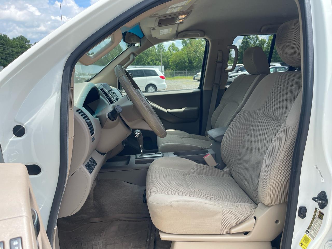 Nissan Frontier  2012