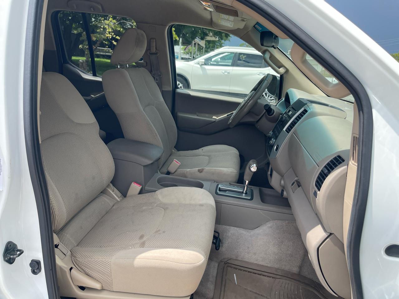 Nissan Frontier  2012