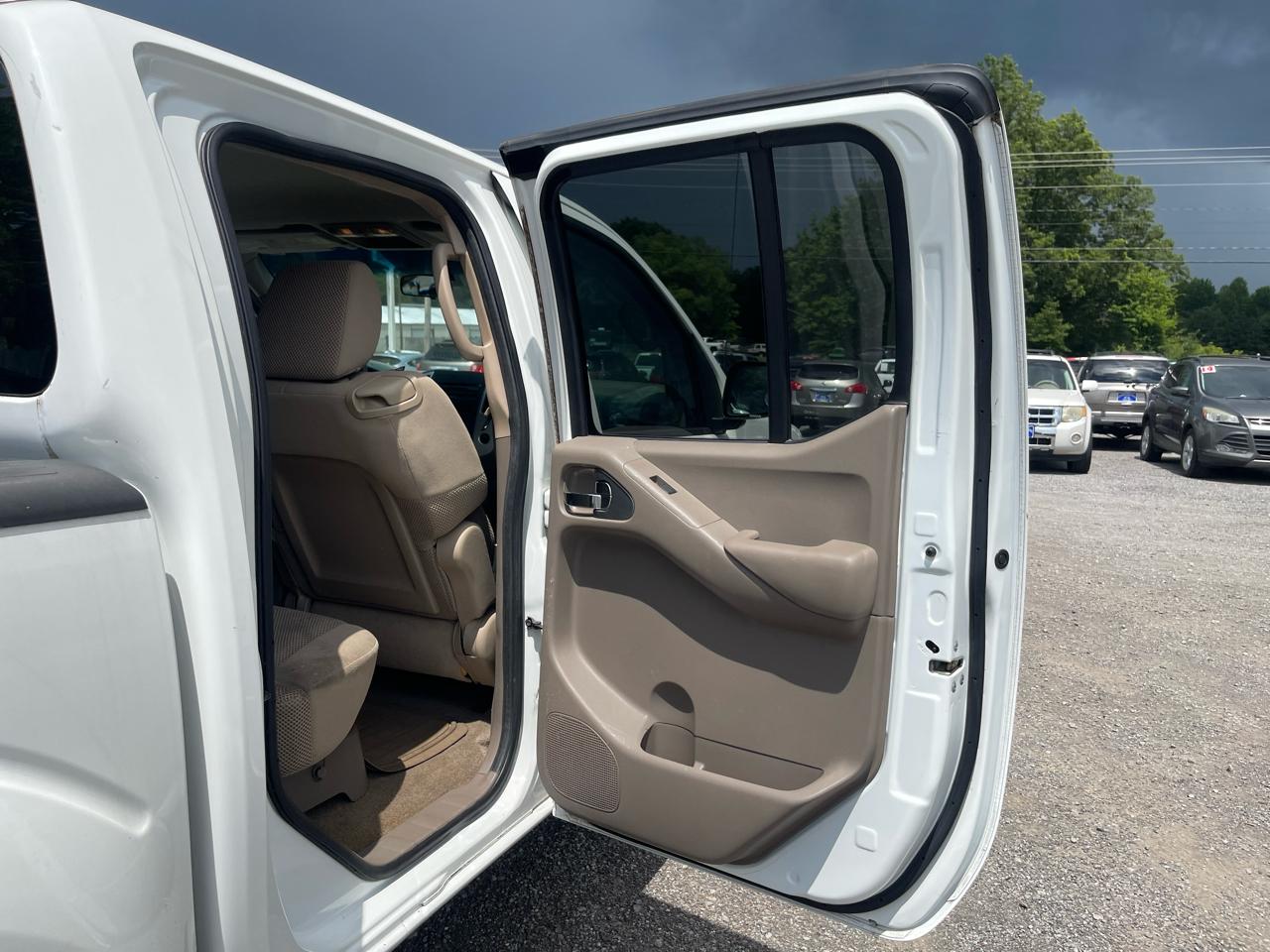 Nissan Frontier  2012