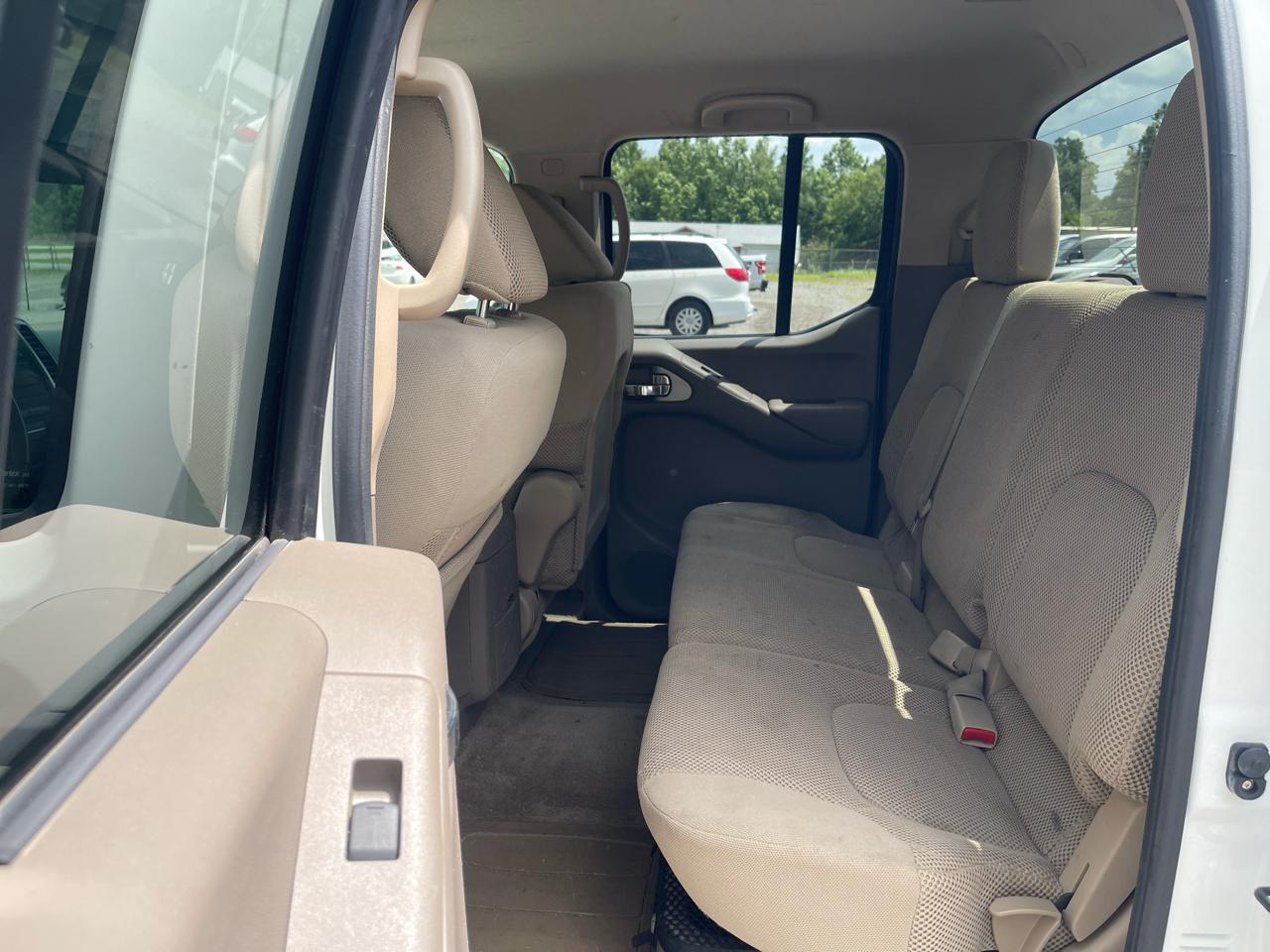 Nissan Frontier  2012