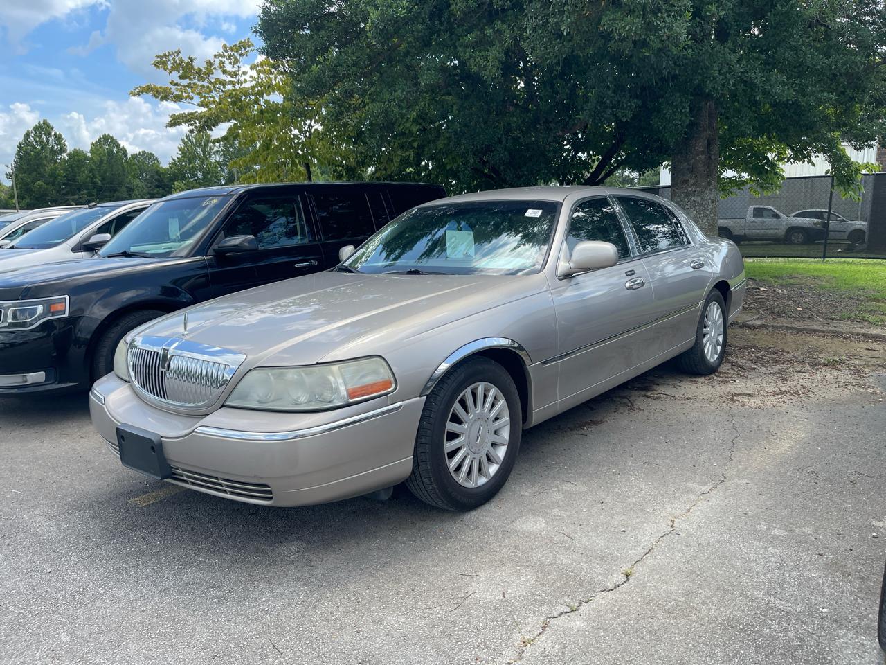 2003 Lincoln Town Car EXECUTIVE