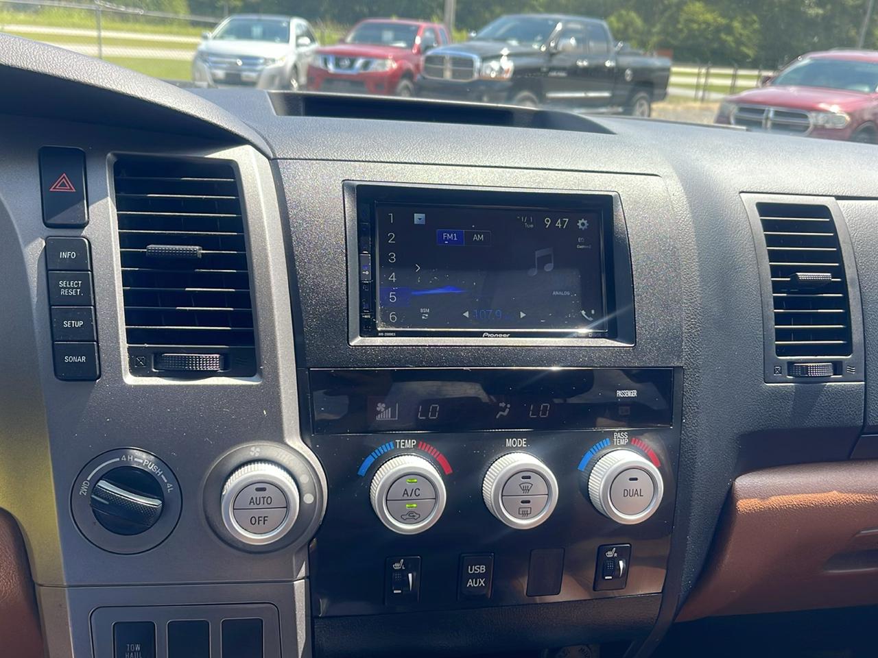 Toyota Tundra  2012