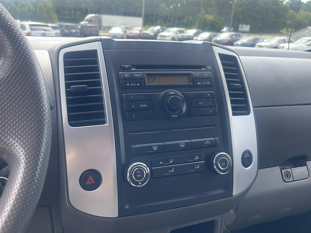 Nissan Frontier  2012