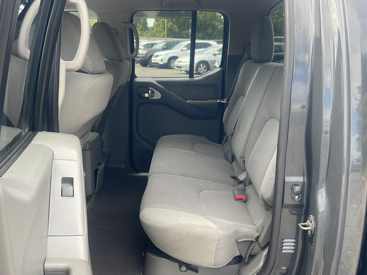 Nissan Frontier  2012