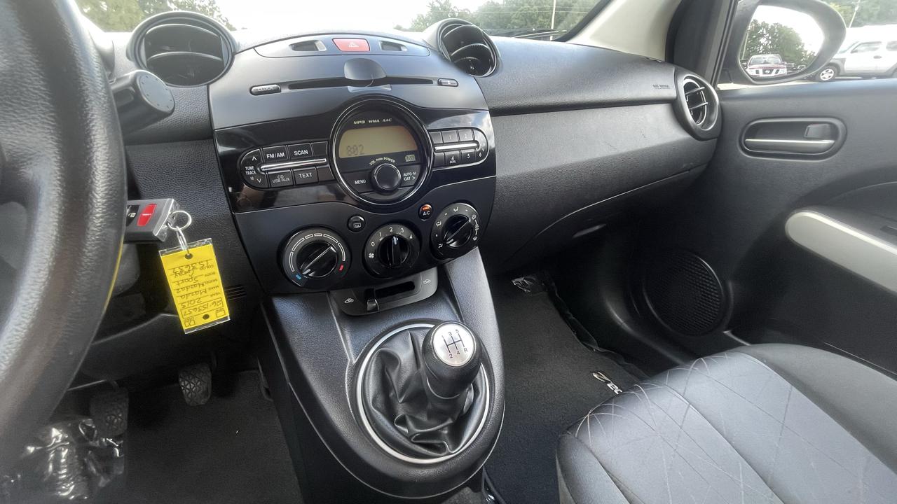 Mazda MAZDA2  2013