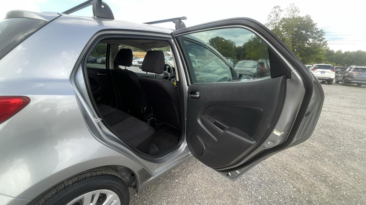 Mazda MAZDA2  2013