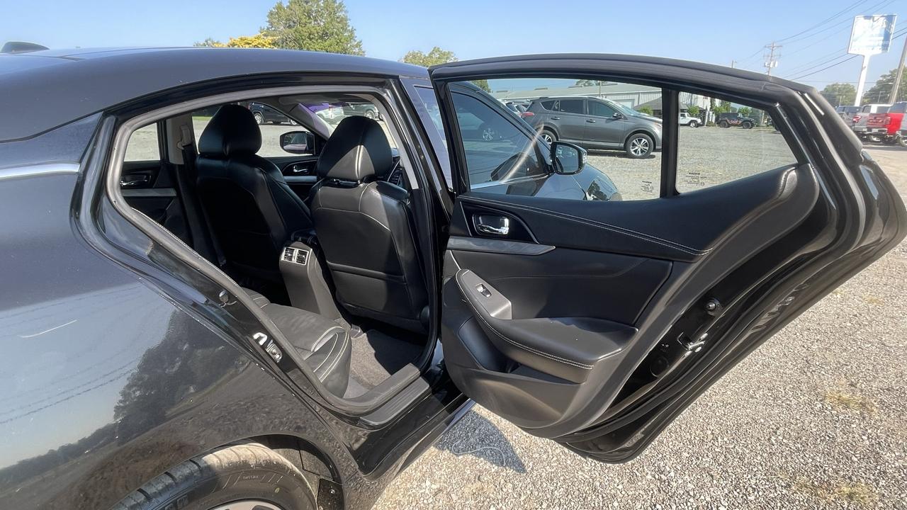 Nissan Maxima  2016