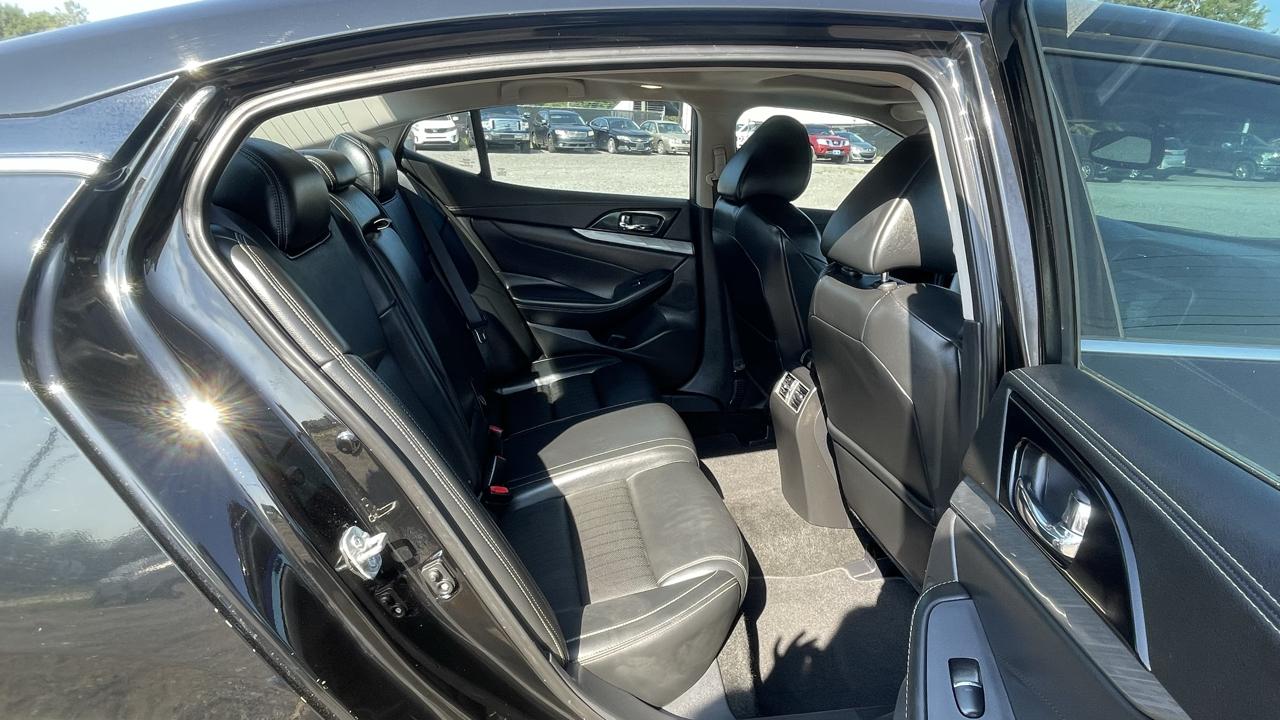 Nissan Maxima  2016