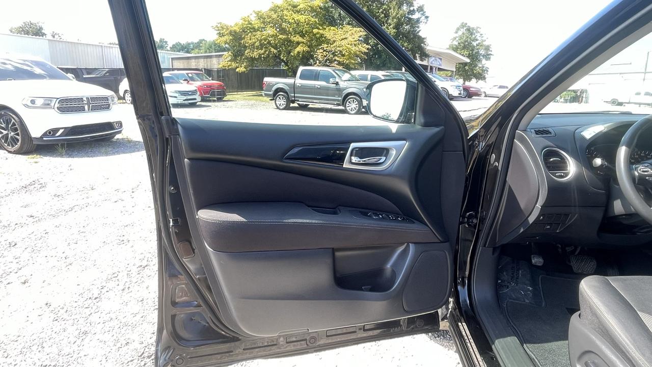 Nissan Pathfinder  2017