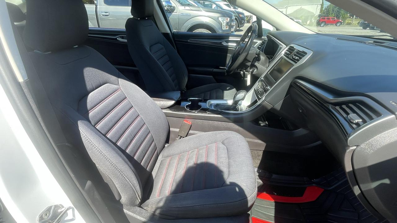 Ford Fusion  2016