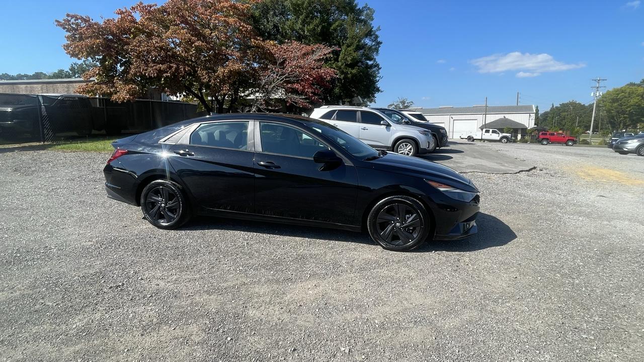 Hyundai Elantra SEL 2021