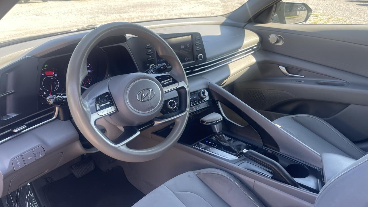 Hyundai Elantra SEL 2021