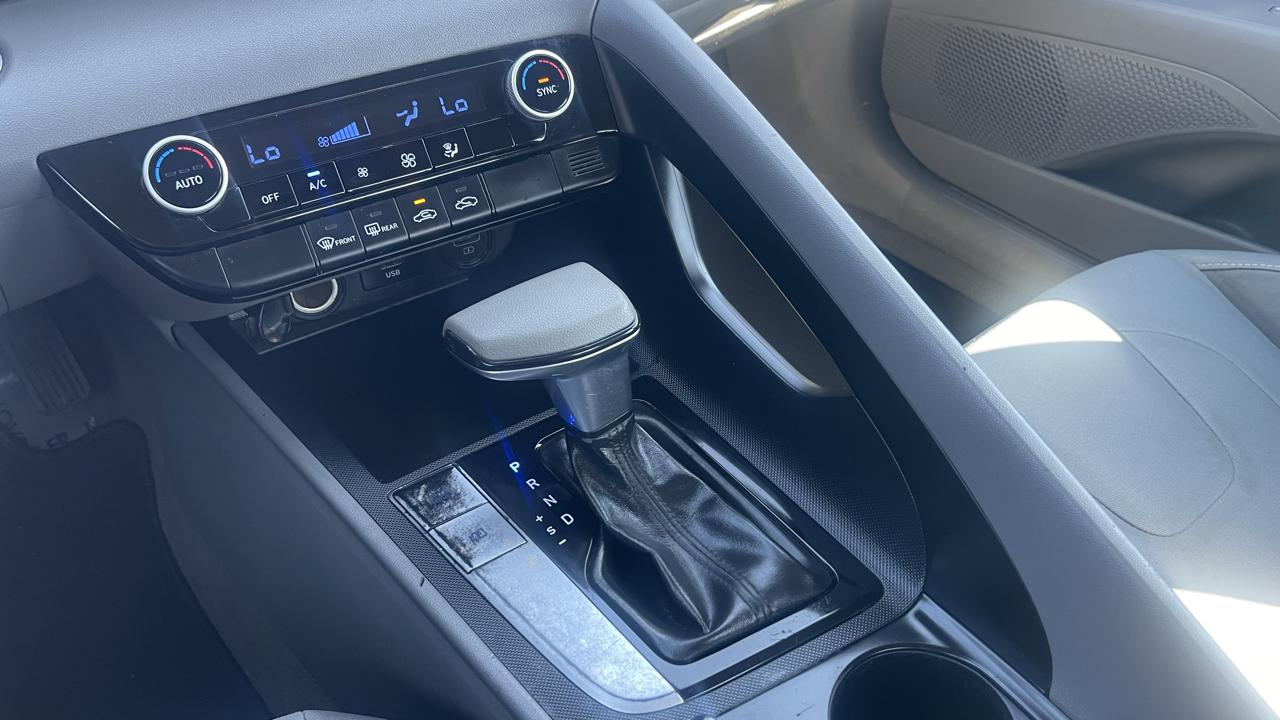 Hyundai Elantra SEL 2021